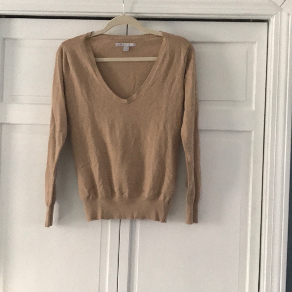 Old navy tan sweater size medium